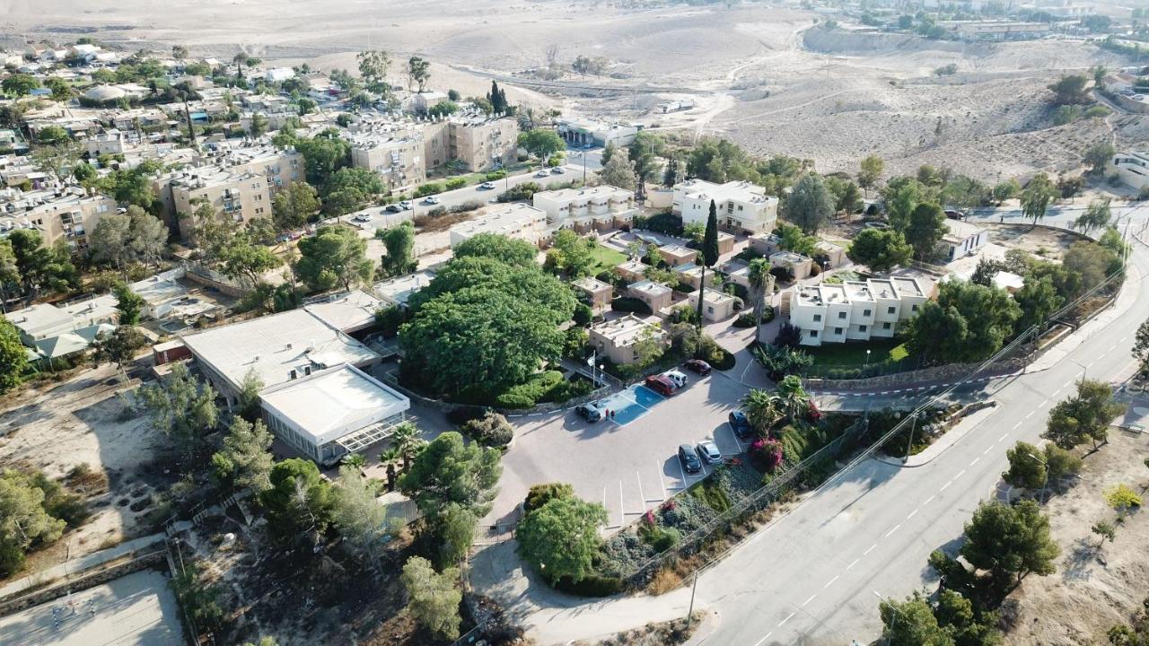 Hi - Arad Hostel Kültér fotó