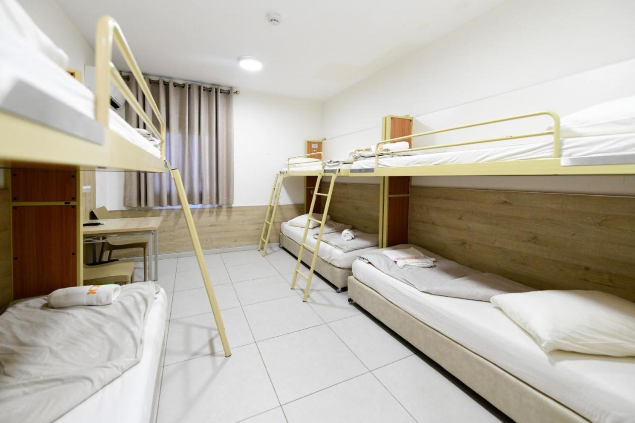 Hi - Arad Hostel Kültér fotó